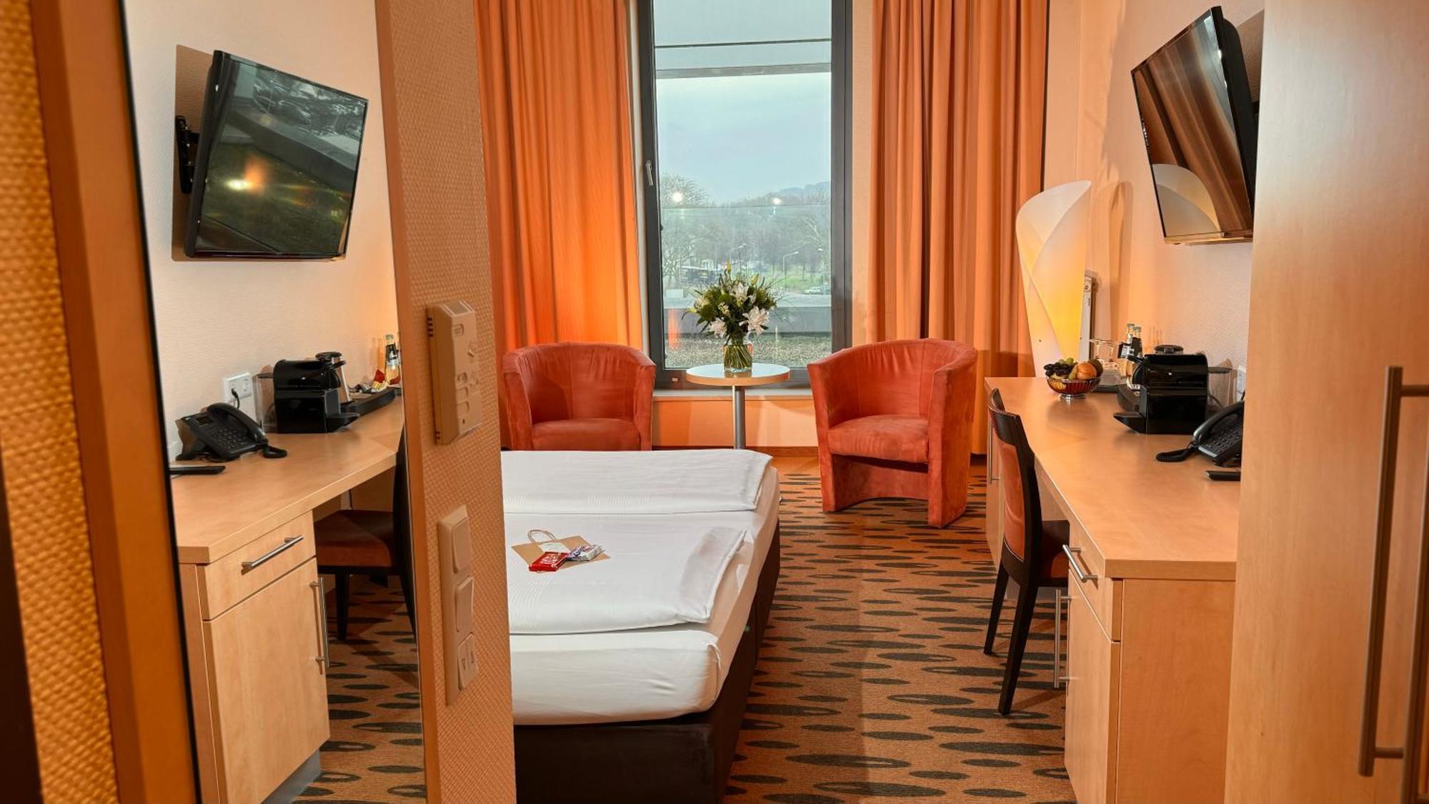 Hotel Rhein-Ruhr بوتروب المظهر الخارجي الصورة